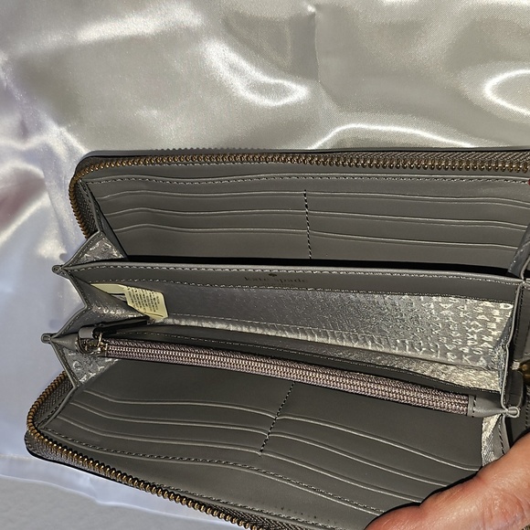 Kate Spade  Patent Leather Haregrey Neda Bixby Place Zip Around Accordion Wallet - Picture 8 of 10